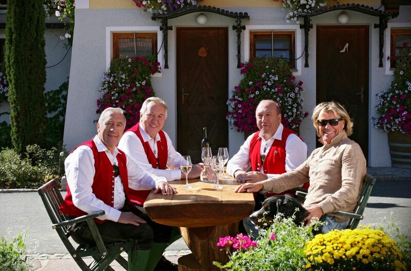 Die Stoakogler, Hansi Hinterseer. – Bild: HR/​MDR/​BR/​ORF/​Interspot Film