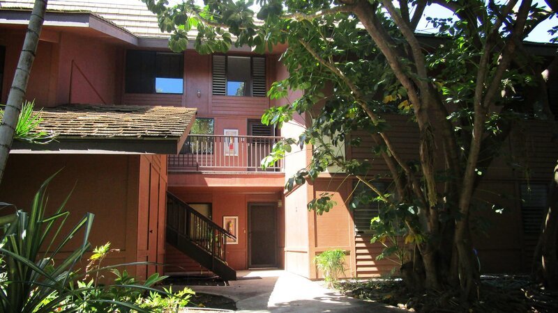 A young family is ready to move into a condominium as long as it is close to the beach. – Bild: HGTV