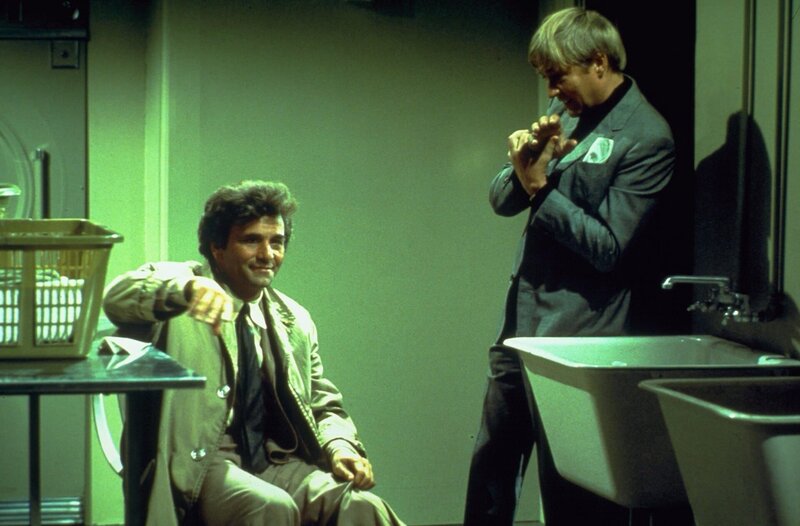 Columbo (Peter Falk, l.); Harold Van Wick (Oskar Werner, r.) – Bild: port.hu