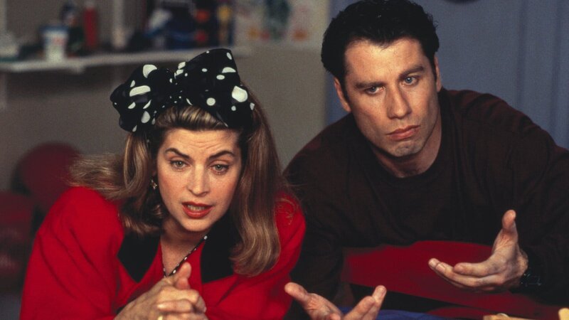 Als gleich zwei Hunde bei den Ubriaccos einziehen, geraten Mollie (Kirstie Alley) und James (John Travolta) an ihre Grenzen. – Bild: Honorarfrei – nur für diese Sendung bei Nennung ZDF und Sony. Als gleich zwei Hunde bei den Ubriaccos einziehen, geraten Mollie (Kirstie Alley) und James (John Travolta) an ihre Grenzen. – Bild: Honorarfrei – nur für diese Sendung bei Nennung ZDF und Sony.