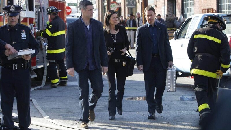(v.l.): Det. Don Flack (Eddie Cahill), Det. Jo Danhill (Sela Ward) und Det. Mac Taylor (Gary Sinise) – Bild: MG RTL D /​ CBS