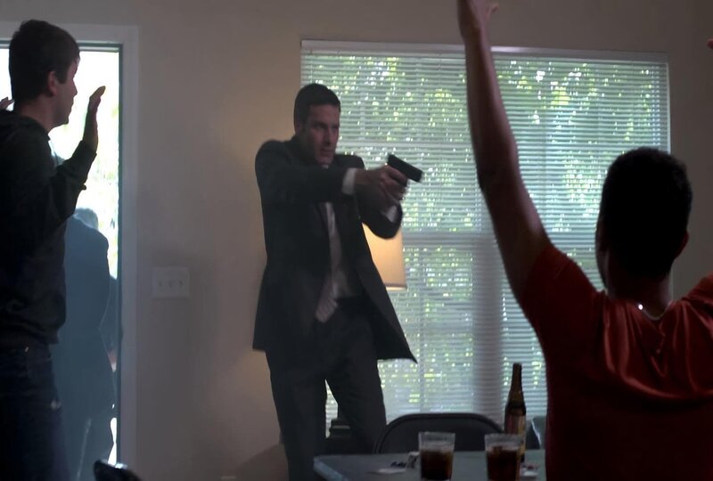 Wird es Lt. Joe Kenda (Carl Marino, M.) und seinen Kollegen gelingen, die brutalen Angreifer zu überführen, bevor sie für immer von der Bildfläche verschwinden? – Bild: Jupiter Entertainment