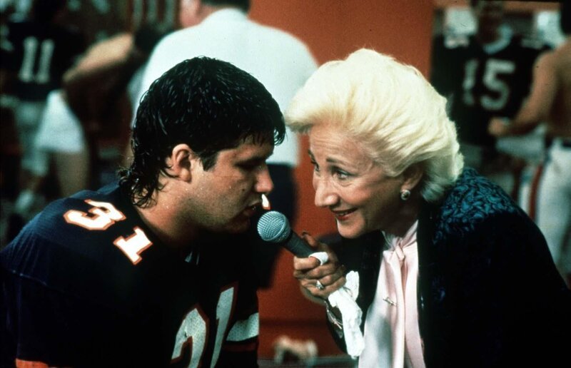 Die Witwe Cleiree (Olympia Dukakis, r.) ist noch gut dabei und braucht einfach nur ein bisschen Ablenkung, um wieder auf andere Gedanken zu kommen. – Bild: TriStar Pictures Die Witwe Cleiree (Olympia Dukakis, r.) ist noch gut dabei und braucht einfach nur ein bisschen Ablenkung, um wieder auf andere Gedanken zu kommen. – Bild: TriStar Pictures