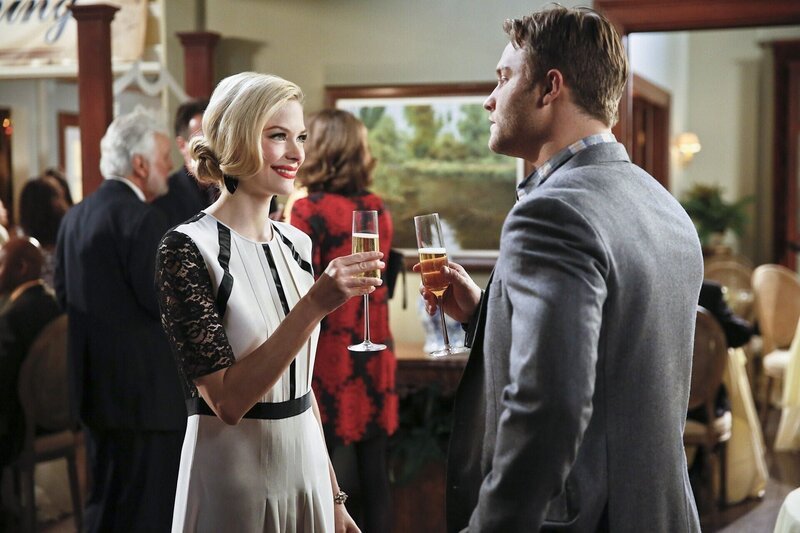 Noch glauben Lemon (Jaime King, l.) und George (Scott Porter, r.), dass sie auf freundschaftlicher Basis zusammenarbeiten können … – Bild: Warner Brothers