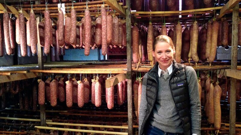 Katharina Koch und ihr Wursthimmel. – Bild: HR