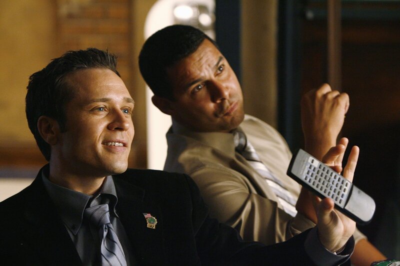 Siegessicher: Kevin (Seamus Dever, l.) und Javier (Jon Huertas, r.) sind voller Hoffnung, ihren Fall vor Castle und Kate zu lösen … – Bild: ABC Studios Lizenzbild frei