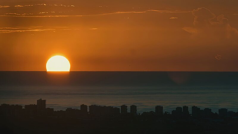 Sonnenuntergang – Bild: Beta Entertainment Spain 2023