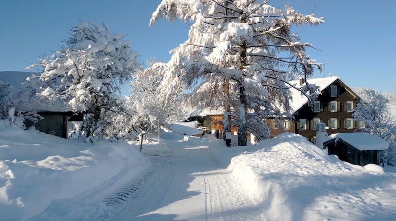 Auf dem Birkhof im Allgäu ist alles bereit fürs Weihnachtsfest. – Bild: BR/isarflimmern fernsehproduktion GmbH/cutflow GmbH/Robert Eckert Auf dem Birkhof im Allgäu ist alles bereit fürs Weihnachtsfest. – Bild: BR/isarflimmern fernsehproduktion GmbH/cutflow GmbH/Robert Eckert