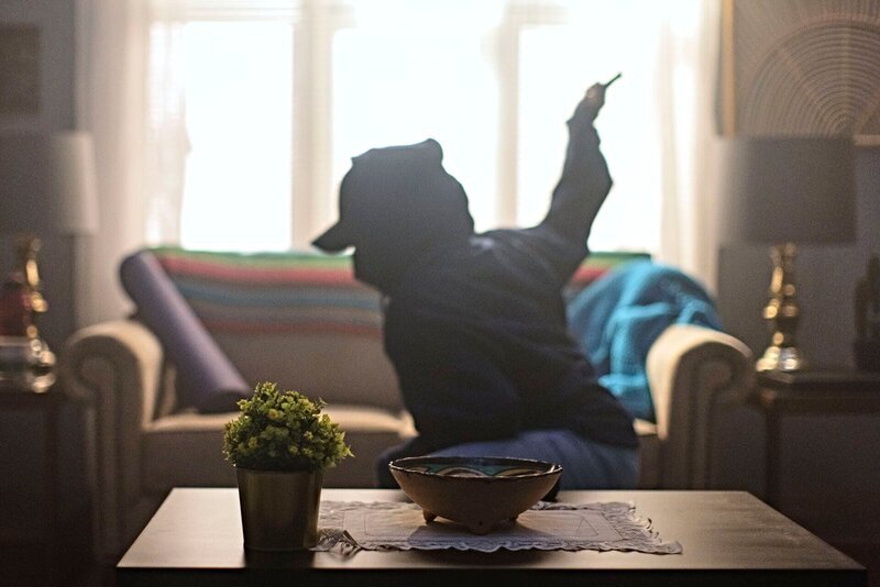 Nachstellung des Moments des Mordes. – Bild: cflx ZLW /​ ©2022 CINEFLIX (COUNTDOWN 4) INC /​ Crime + Investigation