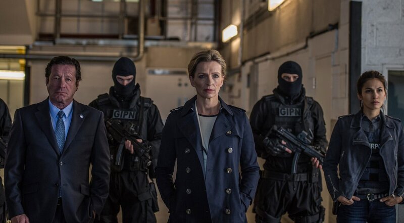 v.li.: Jean Foucher (Joaquim de Almeida), Renata Casoria (Tine Joustra), Amelia Roussel (Elodie Yung). – Bild: ORF/​Telepool