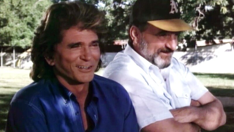 Der Glaubenszwang Jonathan (Michael Landon) und Mark (Victor French) freuen sich. – Bild: Bibel TV