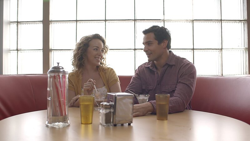 The early days of Ashlee and Emmett’s relationship are tender and wholesome. – Bild: Investigation Discovery /​ Discovery Communications