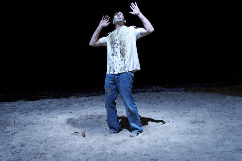 Rache ist süß – dies spürt Charlie (Charlie Sheen) am eigenen Leib … – Bild: Warner Brothers Entertainment Inc. Rache ist süß – dies spürt Charlie (Charlie Sheen) am eigenen Leib … – Bild: Warner Brothers Entertainment Inc.