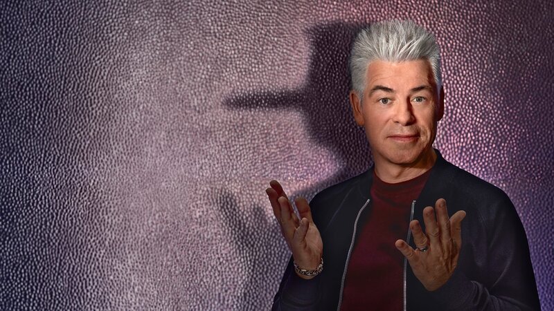 Key Visual/​Cover Sendereihenbild ohne Typo zu „Find The Liar, Mittermeier“ mit Michael Mittermeier. Eine ganz neue Rolle für Comedy-Legende Michael Mittermeier: Ahnungslos steht er im Fernseh-Studio und weiß nicht, welche drei Gäste ihn erwarten. Und vor allem weiß er nicht, was sie ihm erzählen werden. Nur eines ist sicher: Es wird schamlos gelogen. – Bild: Klaus Einwanger /​ BR, KME Studios