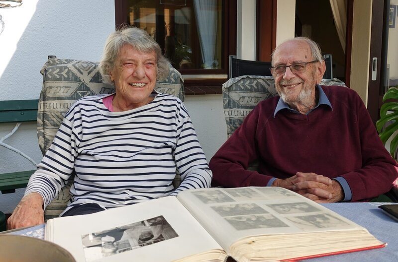Elisabeth und Hans Gerdts sagen: 65 Jahre gemeinsam, das ist ein ganzes Leben. – Bild: NDR/​Heike Schieder