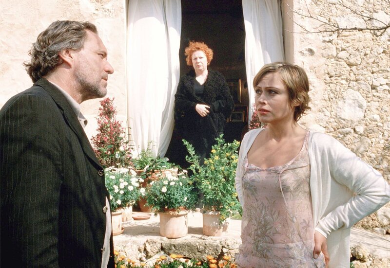 Der eifersüchtige Arno (Gerd Silberbauer) versucht, Ulrike (Jennifer Nitsch) für sich zurück zu gewinnen. – Bild: MDR/​ARD Degeto/​Frank W. Hempel