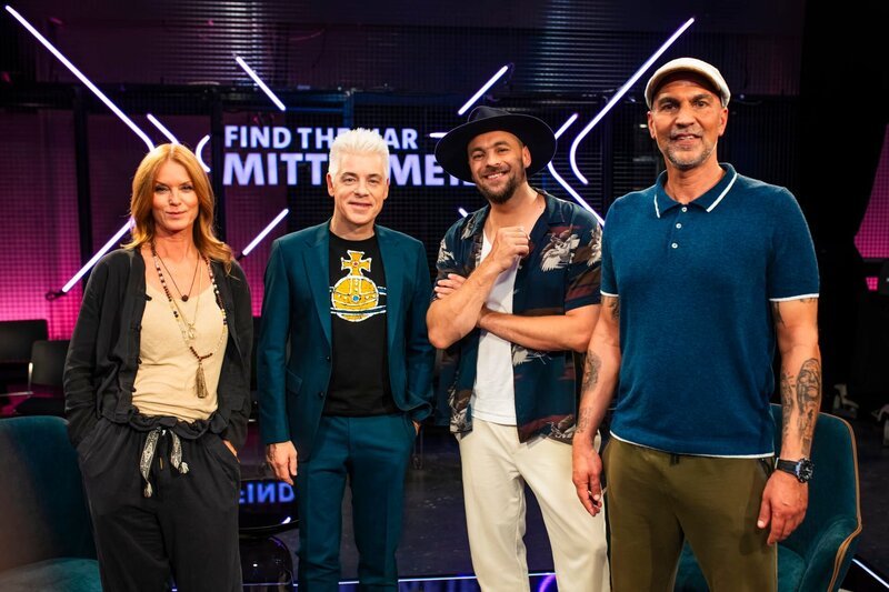 Von links: Esther Schweins, Michael Mittermeier, Max Mutzke und Markus Babbel. – Bild: Benedikt Müller /​ BR, Constantin Entertainment