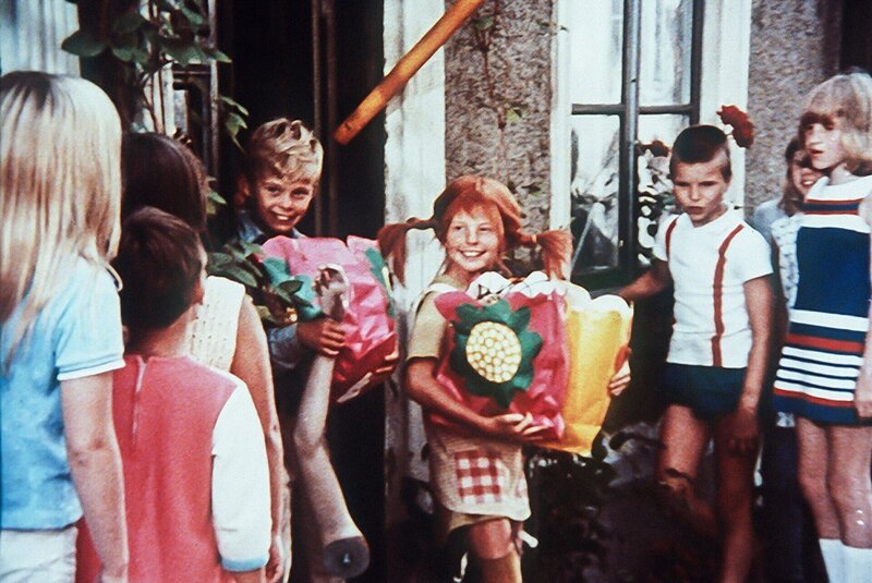 Pär Sundberg (Tommy), Inger Nilsson (Pippi Langstrumpf). – Bild: ORF/​Studio 100 International