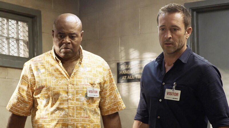 Lou Grover (Chi McBride) und Steve Mcgarrett (Alex O’Loughlin) – Bild: CBS Broadcasting Inc.