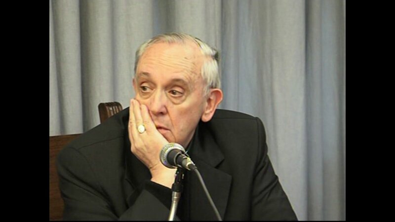 Jorge Maria Bergoglio, der damalige Erzbischof von Buenos Aires, bei einer Befragung vor Gericht in Buenos Aires, 2010. – Bild: ORF/​Staatsanwaltschaft Buenos Aires