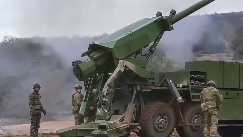 Waffenmakler vermitteln militärische Ausrüstung und werden so zu Kriegsgewinnlern. – Bild: Premières Lignes