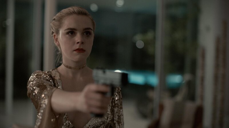 Lou Simms (Kiernan Shipka) – Bild: RTL /​ Lions Gate Television Inc.