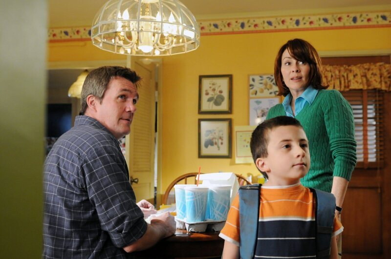Neil Flynn, Atticus Shaffer, Patricia Heaton – Bild: HBOH