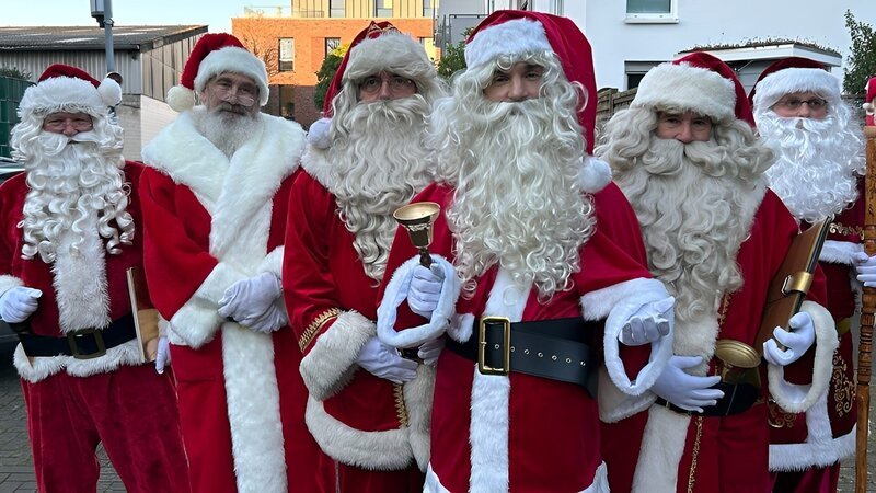 Ho ho ho! Eric wird Weihnachtsmann – Bild: ZDF/​Ilka Simon Wensing