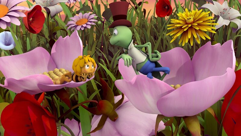 Flip erzählt Maja von der Mondblume. – Bild: ZDF/​Studio100 Media