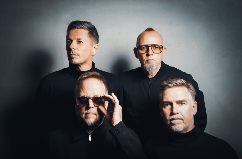 Mehr als 35 Jahre ist die Hip-Hop-Band „Die Fantastischen Vier“ in Deutschland erfolgreich. Mit seiner Heimat Stuttgart ist das Quartett immer noch verbunden. Dort findet auch das große Finale, das Abschlusskonzert der Long Player-Tour, statt. – Bild: SWR/​Moritz Mumpi Künster