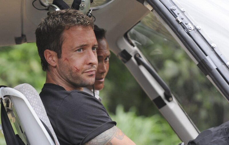 Kämpfen gemeinsam gegen die japanische Yakuza: Steve (Alex O’Loughlin, l.) und sein Erzfeind Wo Fat (Mark Dacascos, r.) … – Bild: TM & © CBS Studios Inc. All Rights Reserved. Lizenzbild frei