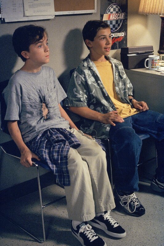 L-R: Malcolm (Frankie Muniz), Reese (Justin Berfield) – Bild: ViacomCBS