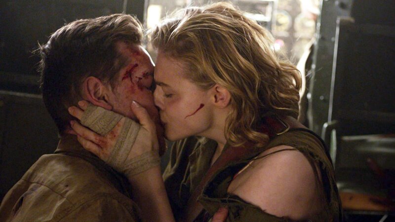 Maude Garrett (Chloë Grace Moretz) und Walter Quaid (Taylor John Smith) – Bild: RTLZWEI