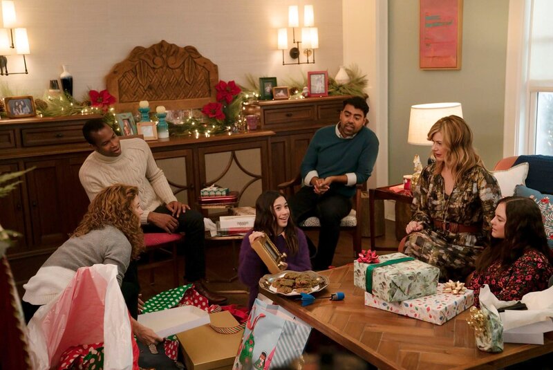 Weihnachten… Schon wieder?! – Bild: Jean Whiteside