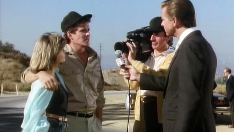 Rufmord Larry (Dack Rambo) und Diane (Michele Scarabelli) im Interview. – Bild: Bibel TV