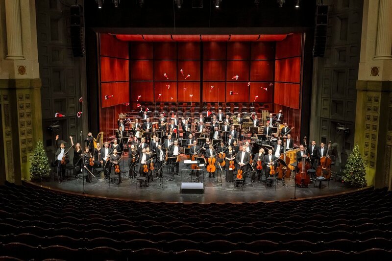 Mit „Christmas Classics at the movies“ setzt das Münchner Rundfunkorchester seine populäre Filmmusikreihe fort. – Bild: Ralf Wilschewski / BR Mit „Christmas Classics at the movies“ setzt das Münchner Rundfunkorchester seine populäre Filmmusikreihe fort. – Bild: Ralf Wilschewski / BR