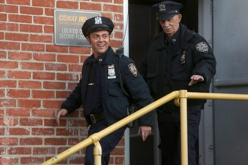 Charles Boyle (Joe Lo Truglio, l.) – Bild: UNIVERSAL TELEVISION LLC