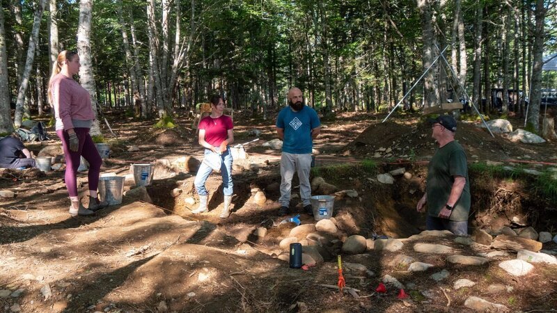 Jack Begley (2.v.r.) – Bild: Prometheus Entertainment