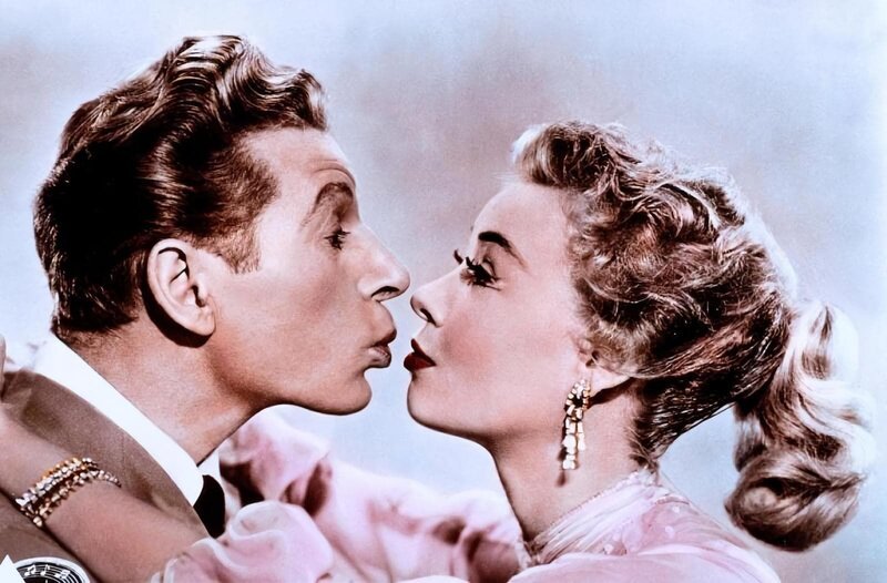 Phil Davis (Danny Kaye) und Judy Haynes (Vera-Ellen) – Bild: MKNS Phil Davis (Danny Kaye) und Judy Haynes (Vera-Ellen) – Bild: MKNS