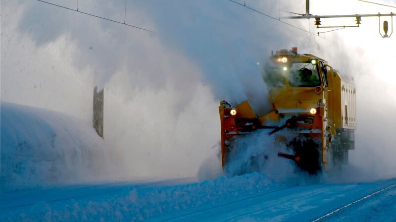 Dauereinsatz der Schneefräse für die Bergenbahn in Finse. – Bild: NDR