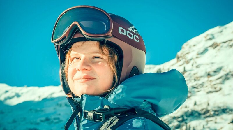 Emilia Warenski als Dani. – Bild: ORF/​BR/​SRF/​Superfilm Filmproduktions GmbH/​Stefanie Leo