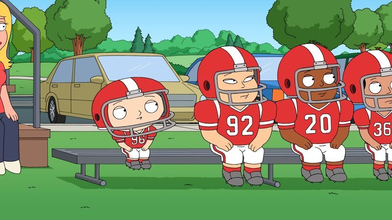 Nachdem er für ein Mädchen gehalten wurde, möchte Stewie (l.) männlicher werden und beschließt, sich einem Footballteam anzuschließen. – Bild: Fox