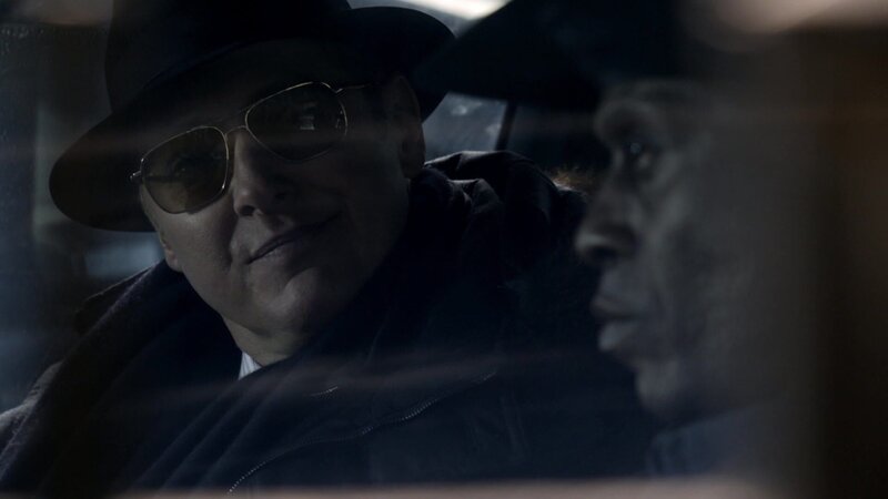 Raymond ‚Red‘ Reddington (James Spader, l.) und Dembe Zuma (Hisham Tawfiq, r.) – Bild: AXN Black
