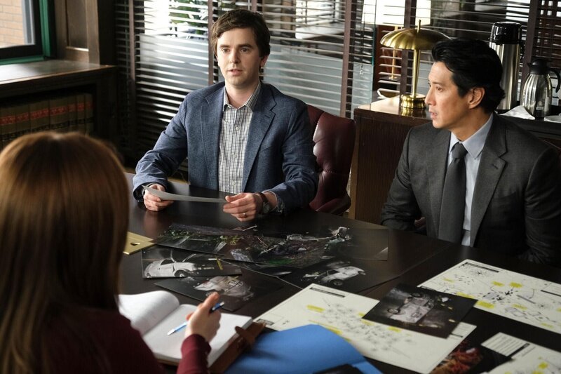 Dr. Shaun Murphy (Freddie Highmore, l.) und Dr. Alex Park (Will Yun Lee) – Bild: RTL /​ Sony Pictures Entertainment