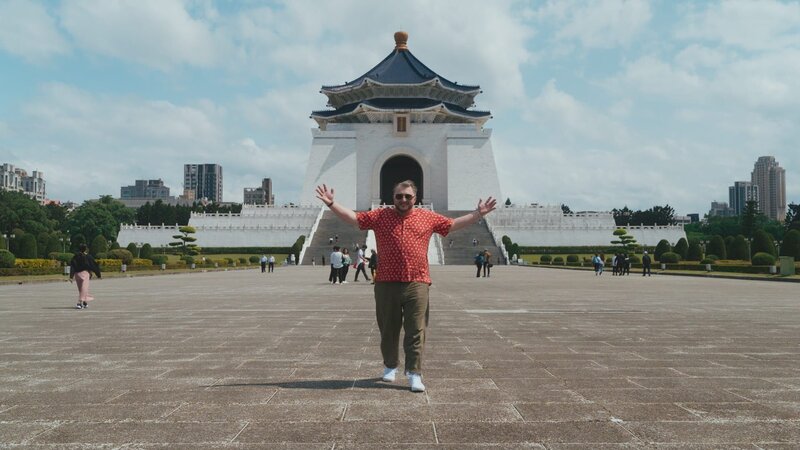 Sebastian Lege ist nach Taiwan gereist: der Geburtsstätte des Bubble Tea. Hier wurde vor über 30 Jahren das süße Tee-Getränk mit den blubbernden Tapiokaperlen erfunden. – Bild: ZDF und Christian Grewe