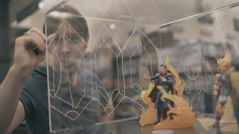 David J. Peterson verdient sein Geld, indem er Sprachen für Fantasyfilme, wie „Thor“ und „Doctor Strange“ erfindet. Für das wilde Reitervolk der „Dothraki“ aus der Serie „Game of Thrones“ entwickelte er ebenfalls eine fiktionale Sprache. – Bild: ZDF