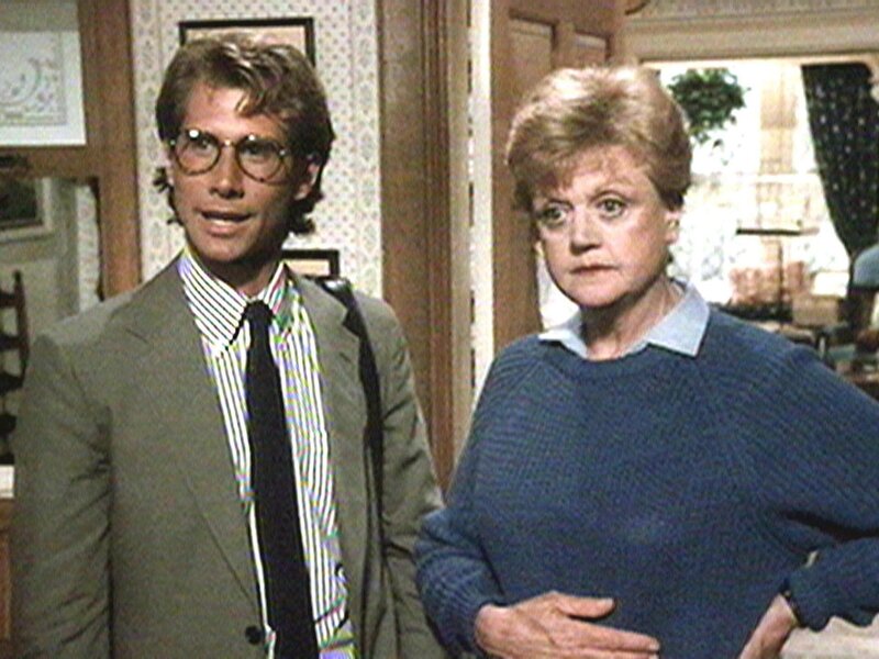Jessica (Angela Lansbury) hat den Schriftsteller Michael Digby (Parker Stevenson) zu Gast. – Bild: Warner TV Serie