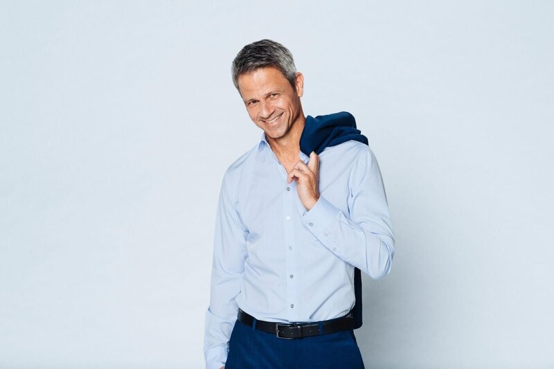 Porträt: Jens Hajek (spielt Benedikt Huber) – Bild: RTL /​ Julia Feldhagen