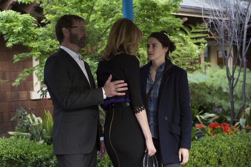 On left: Gordon Klein (Jeffrey Nordling), in the middle Renata Klein (Laura Dern) and on right  Jane Chapman (Shailene Woodley). – Bild: 2016 Home Box Office, Inc. All Rights Reserved. On left: Gordon Klein (Jeffrey Nordling), in the middle Renata Klein (Laura Dern) and on right  Jane Chapman (Shailene Woodley). – Bild: 2016 Home Box Office, Inc. All Rights Reserved.
