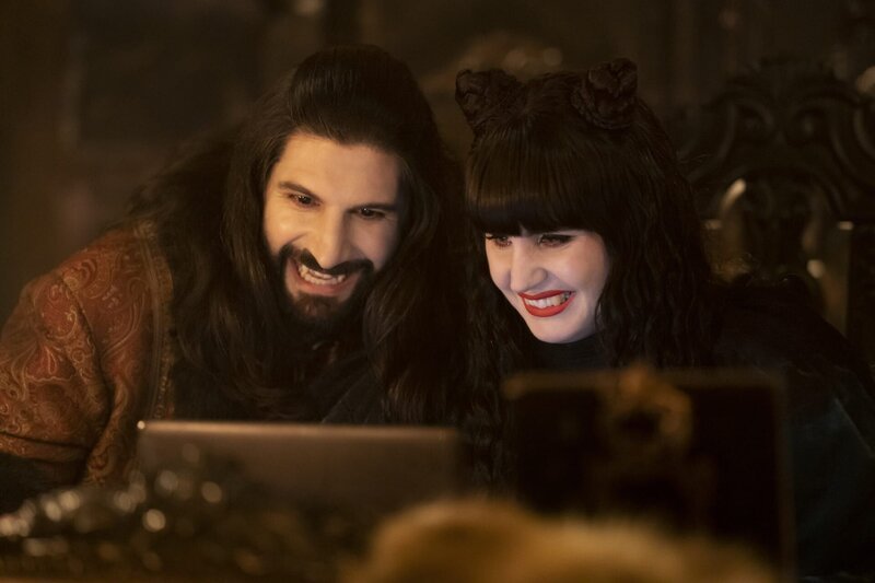 Nandor (Kayvan Novak, l.); Nadja (Natasia Demetriou, r.) – Bild: FX Networks, LLC